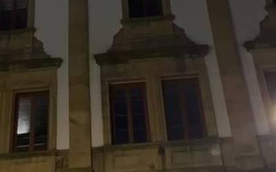 24. Korrikaren abestia, plazako karilloian