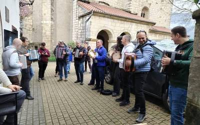 Azi Iturri trikitixa festa leku bihurtuta