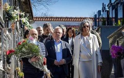 Juan Priede zinegotzi sozialistaren memoria gogoratu dute