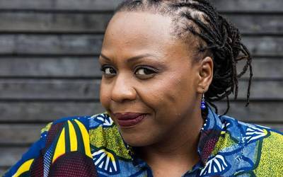 'Las vidas secretas de las esposas de Baba Segi' liburuaz ariko dira Irakurketa Klubean