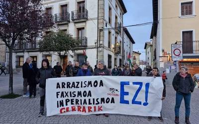 Arrazakeriaren kontrako egunean, protesta