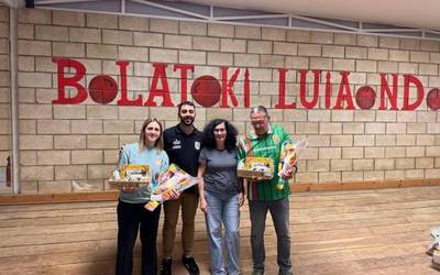 Bea Miras eta Raul Beaskoetxea garaile bola-joko konikoko San Jose jaurtiketan