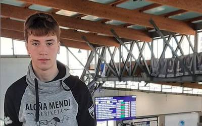 Bere markak onduta bueltatu da Espainiako txapelketatik Julen Pedregal igerilaria