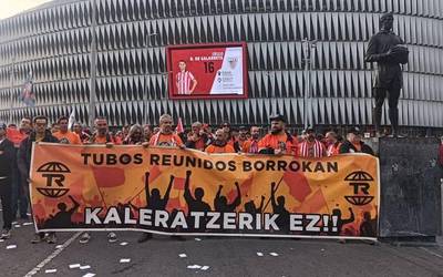 San Mamesera eraman zituzten atzo grebako aldarrikapenak Tubos Reunidoseko langileek
