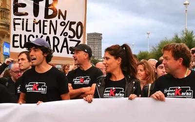 Alex Aginagalde (Pantailak Euskaraz): “Telebista bezalako leihoa galtzeak ondorio kaltegarriak izango ditu euskararentzat”