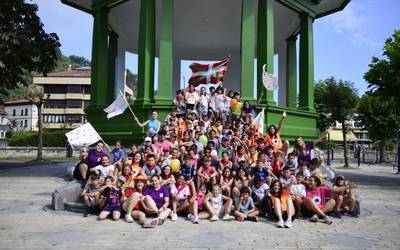 Zabalik dago Kolorez Blai udaleku irekietan izena emateko epea