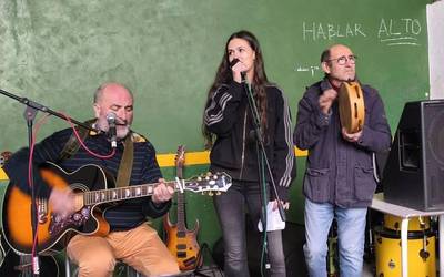 Korrikaren zain, jairik jai