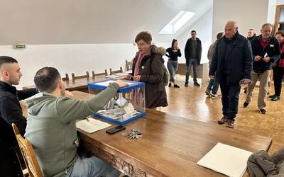 Oinezko eremuaren alde egin dute Irurtzunen