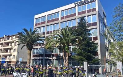 Hiru lanuzte egun gehiago deitu dituzte Tubacexeko langileek, gaur hasita