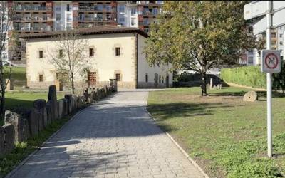 Ibarraundiren desafekzioa jendaurrean, eraikinari erabilera berria emateko