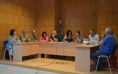 Aiarako kultura zinegotziaren dimisioa kritikatu du EAJk, “udal gobernuaren kaosa larriagotu” duelako