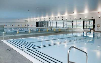 Legionellaren aurkako tratamendua emateko igerilekua eta spa gunea itxita gaur