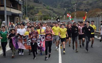 Deban eta Itziarren 35 eragilek eramango dute Korrikaren lekukoa eskuz esku