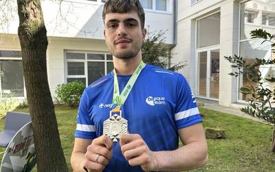 Markel Fernandez sopeloztarra pozik azaldu munduko txapelketan lortutako zilarragaz