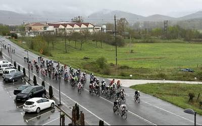 Txirrindularitza, pilota eta areto futbola
