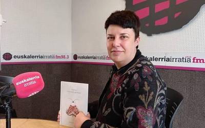 Castillo Suarez: “Poesia idazteko asko irakurri eta asko bizi behar da”