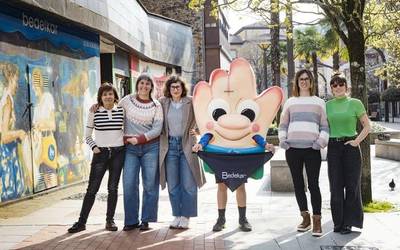 Bedelkarrek irudi berria aurkeztu du