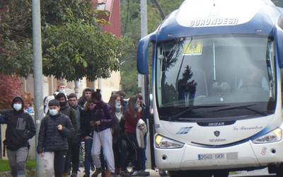 Eskola garraioko lau ibilbide eman nahi ditu Hezkuntzak