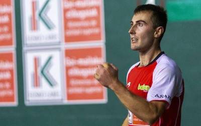 Joanes Bakaikoak Baiko Pilotarekin berritu du