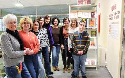 Egitarau berezia prestatzen ari dira Arrasateko Udal Bibliotekan, 60. urteurrena ospatzeko