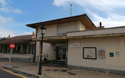 Pediatria zerbitzurik ez dagoela salatu dute hainbat gurasok Urduñan eta sinadura bilketa abiatu dute