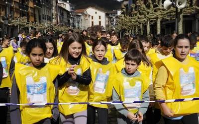 Haurrek ozen oihukatu dute haiek ere euskara direla