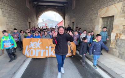Herriko 30 eragilek hartu dute parte Elgetako Herri Korrikan