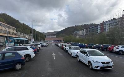 Espazio publikoaren erabilera pribatuaz: Guass aparkalekuaren kasua