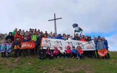 Korrika Txikia, erromeria eta kantu afaria, besteak beste, lekukoaren etorrera girotzeko