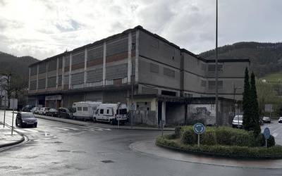 Legarre Berria: eremu komertziala aitortu behar du Amenabarrek etxe berriak egiteko