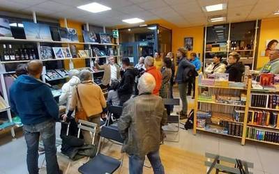 Leb Ekin programarekin 'Aitona' antzezlana aurkeztuko dute larunbatean Akelarre kulturgunean