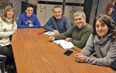 «Bidasoa Ospitalean larrialdi pediatrikoen zerbitzua berrezarri arte ez gara geldituko»