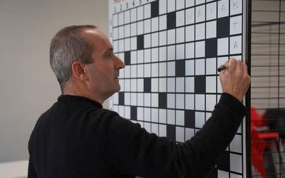 Xabier Azkue: "Burua martxan jartzeko primerako tresna dira gurutzegramak"