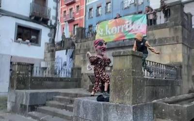 Buruhandiak, buruarinak eta DJa, Korrika Txikia osatzeko