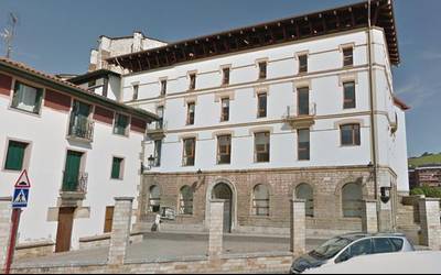 Alondegia itxirik egongo da Aste Santuan eta santelmoetako lehen asteburuan