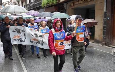 Bizikorrika, eskulanak eta bazkaria, Korrikarako gorputzak berotzeko