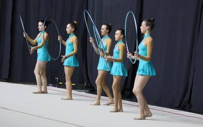 Aloña Mendiko gimnasia erritmikoko taldea hasi da 35.urteurrena ospatzen