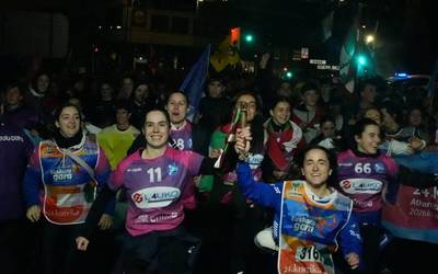 Ehunka ermuar elkartu dira Korrikari ongietorria emateko