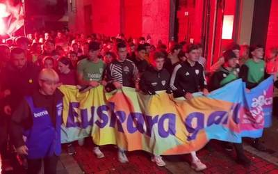 Soraluzen ere jendetza batu da Korrikara