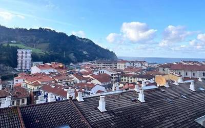 Udalerria etxebizitza-merkatuaren gune tentsionatu izendatzeko prozesua bultzatu du Udalak