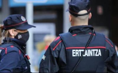 Espetxeratu egin dute Algortan bikotekideari labanagaz erasotzeagatik atxilotutako emakumea