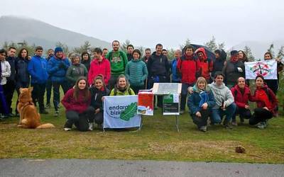 Domiko-Erreka makroproiektu eolikoaren kontra Bianditzera martxa egin dute