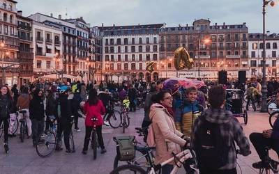 Masa Kritikoa, zazpi urte hirian bizikleta aldarrikatzen