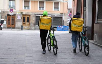 Glovoko riderrek ordezkari sindikalak lortu dituzte Araban