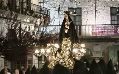 50 urteren ostean, Dolumin Barikuko Ama Birjinaren prozesioarekin hasi zen Urduñan Aste Santua