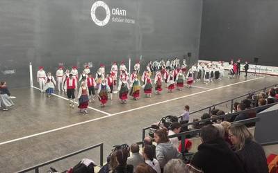 Euskal dantzak eta dantza taldeak bizirik mantentzeko, Bailarako Dantzari Eguna