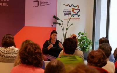Onintza Enbeitaren 'Bizitza baten txatalak' liburuaren ingurukoak aditzera batu da hainbat lagun