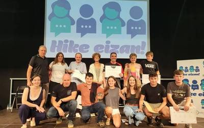 Zabaldu dute V. Hike eizan! bertsopaper lehiaketan lanak aurkezteko epea