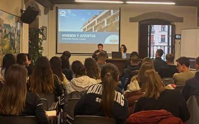 Interesa piztu du etxebizitzaren inguruko gazteentzako hitzaldiak