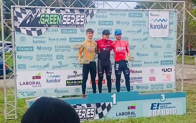 Eneit Bertiz sunbildarra lider da Green Series nazioarteko mendi bizikleta txapelketan